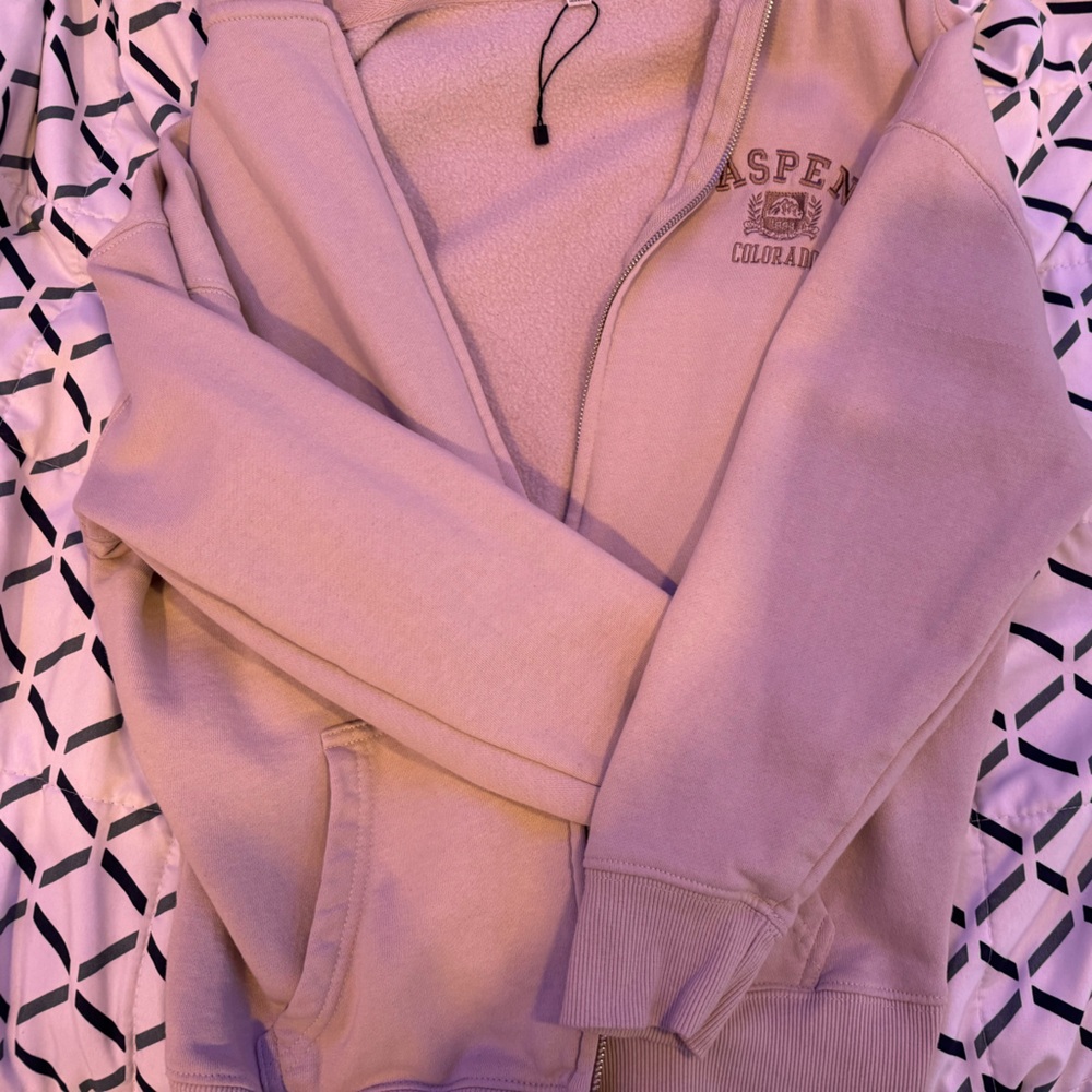 No zip garage brand hoodie